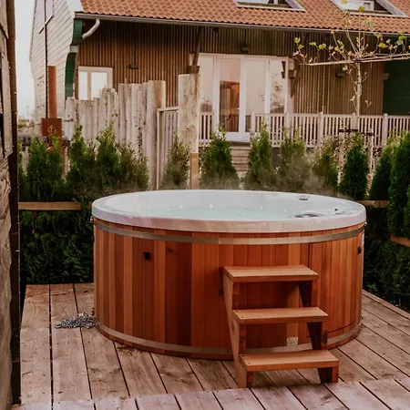 Holiday home Dutchen Erfgoedpark De Hoop Wellness Uitgeest